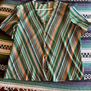 Pattern shirt with bottons